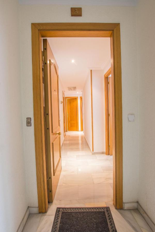 Ibericabeds Rejas Basic Apartment Granada Exterior photo